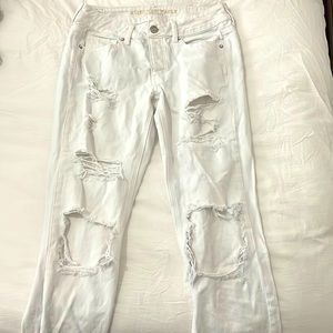 American Eagle white ripped jeans
